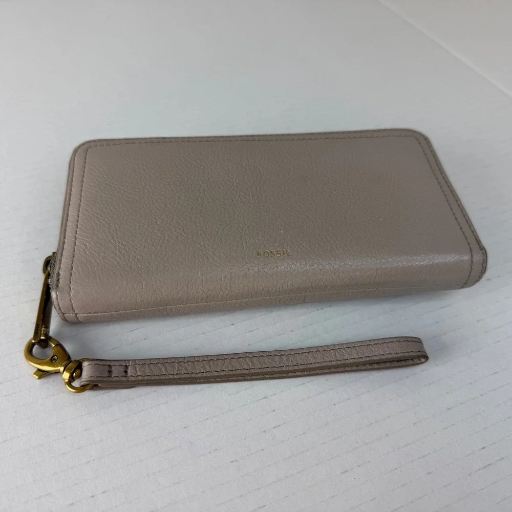 Fossil Leather Zip Around Wallet Y2K 90's Travel Casual Functional Neutral‎ Tan